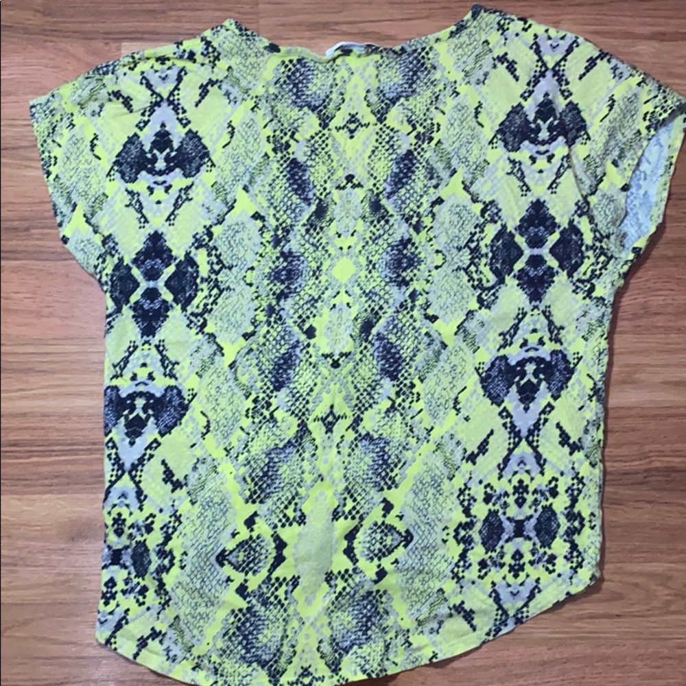Kenneth Cole cropped yellow reptile t-shirt , M - Picture 5 of 5